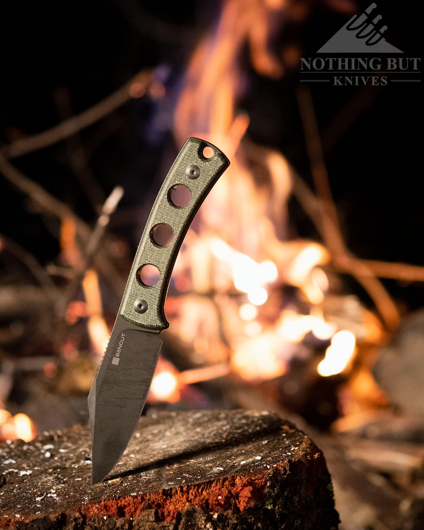 The Sencut Waxahachie won a 2022 Drunken Hillbilly Knife Award for the Most Photogenic Knife.