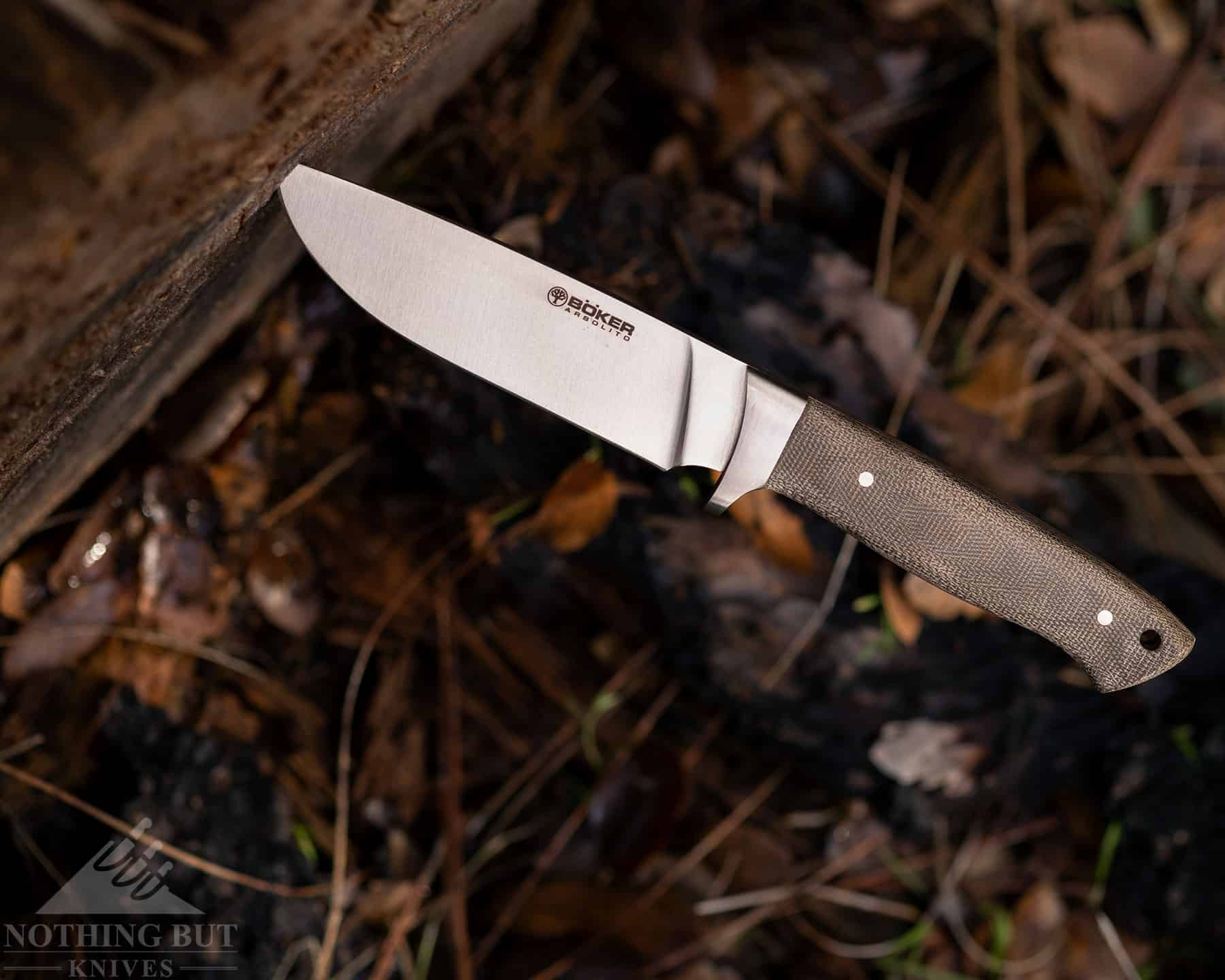 The Arbolito Hunter like most hunting knives is designed for cutting rather than stabbing. 