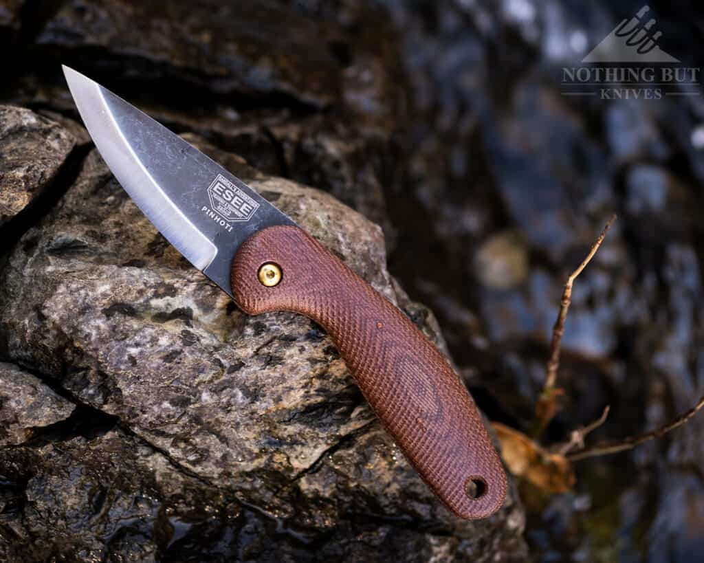 The Pinhoti as designs elements of a straight razer combined with a Puukko style knife.
