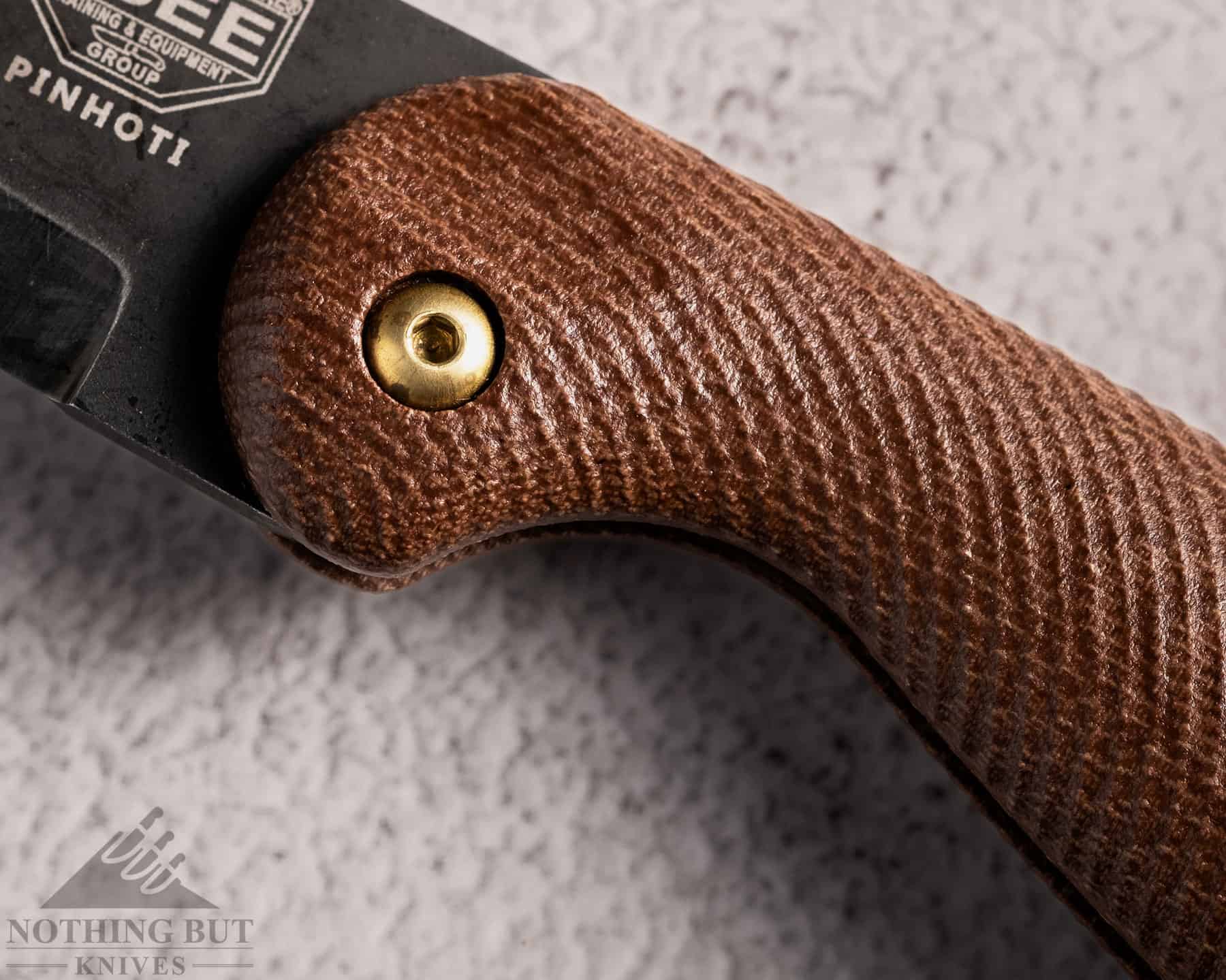 Esee Pinhoti Review - Image 11 The Pinhoti pivot pin is made of brass.