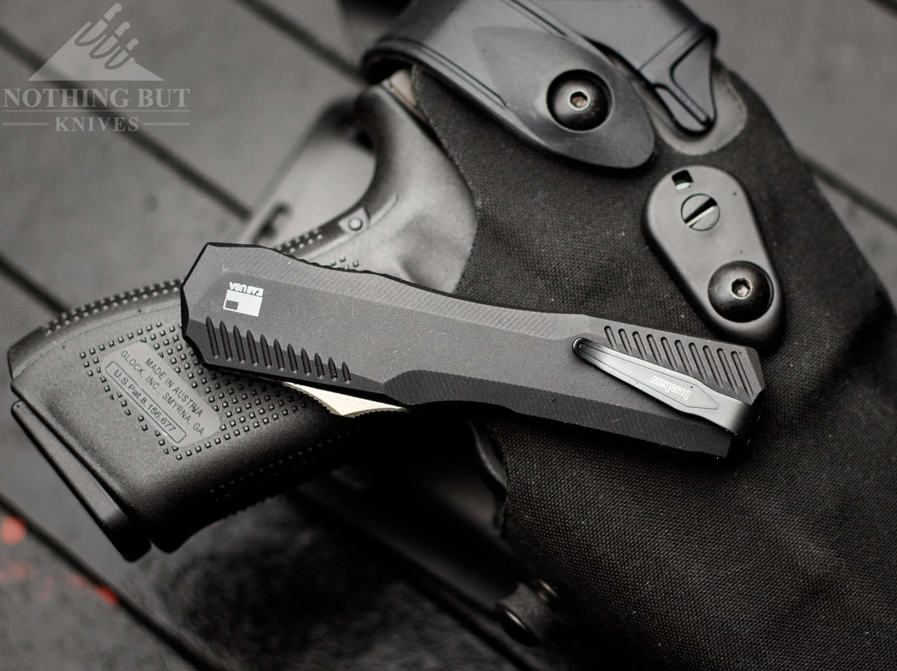 The handle of the Livewire is contoured for improved grip and comfort. 