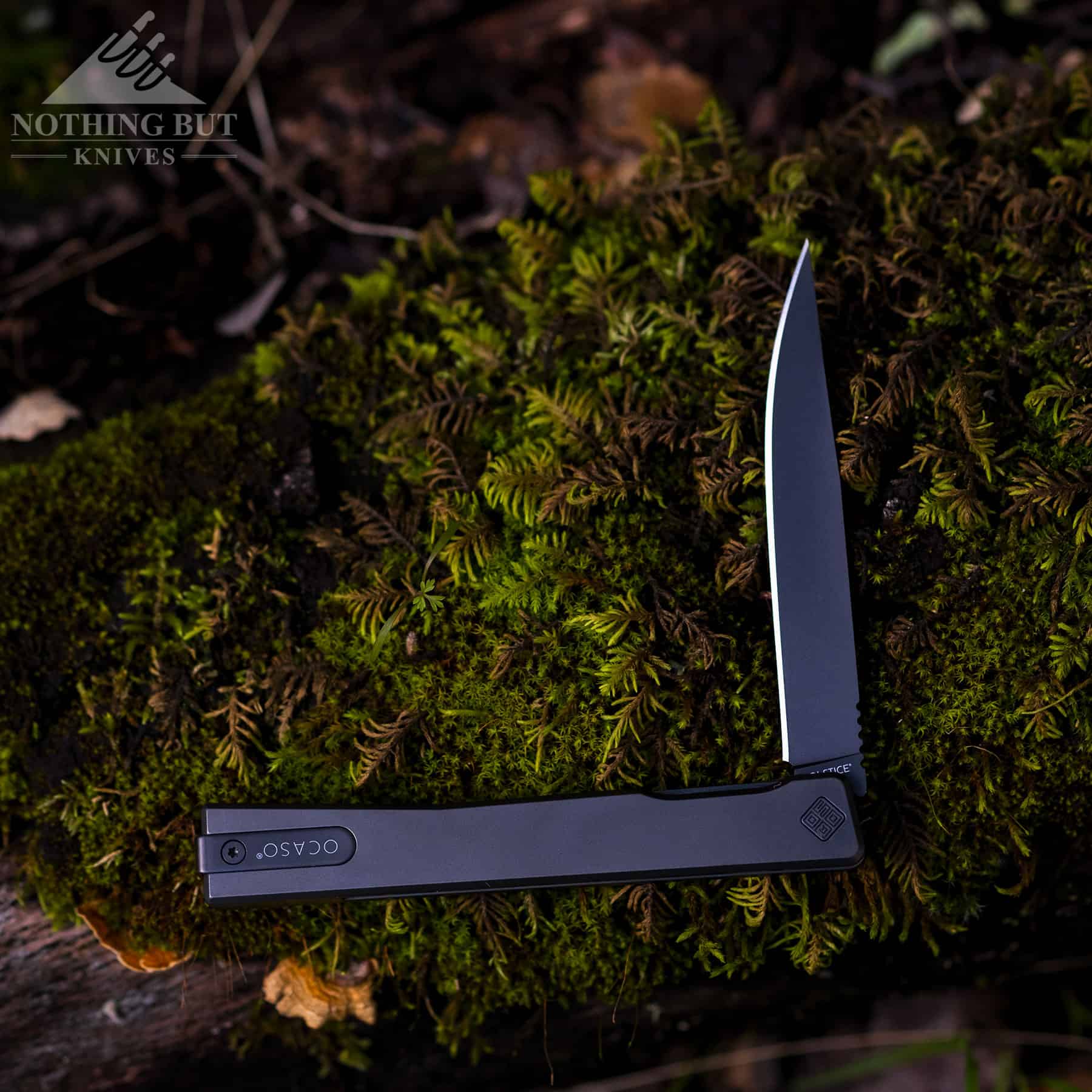Ocaso Solstice Review - Image 2 The all black carben fiber version of the Ocaso Solstice is a sleek looking pocket knife.