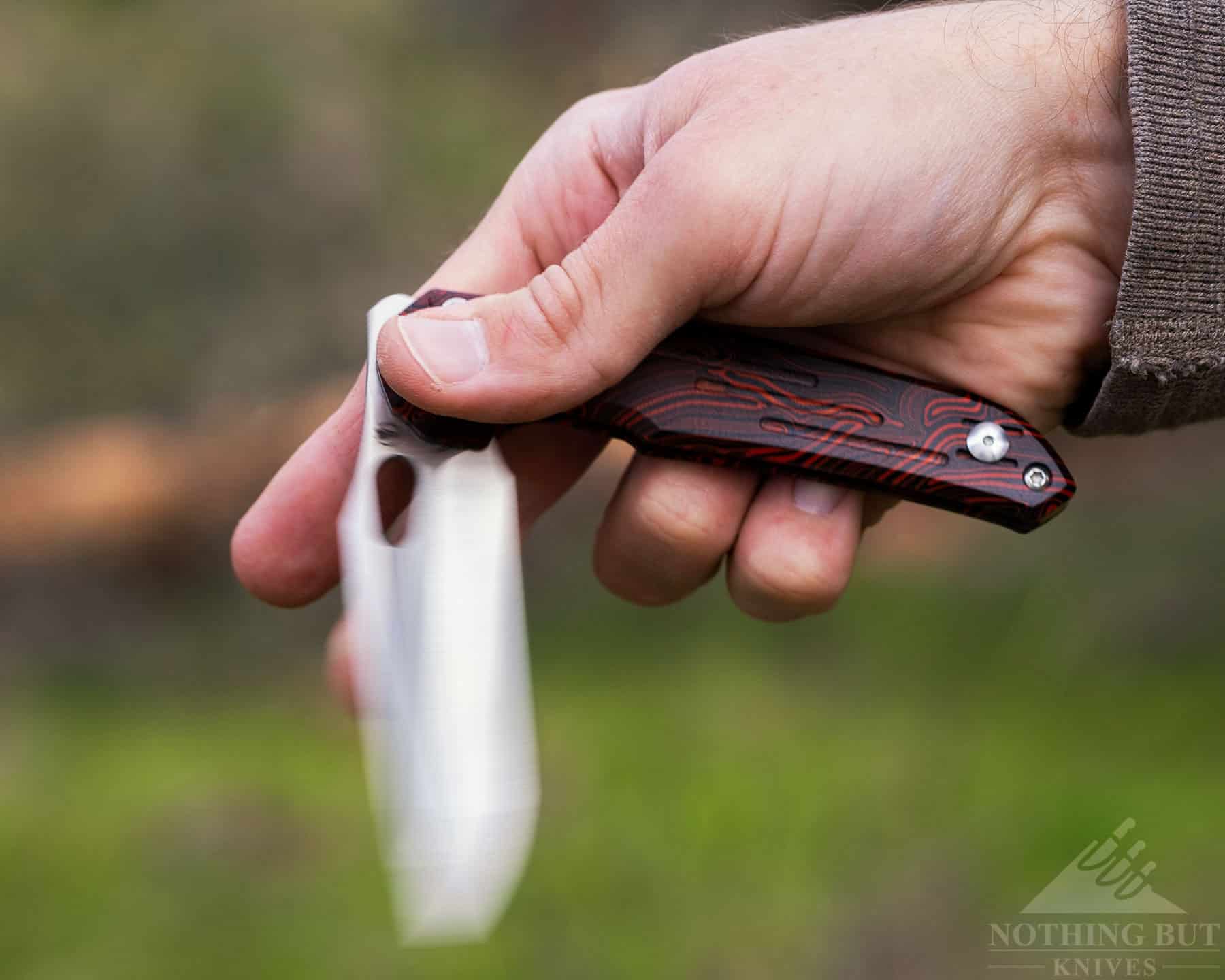Vosteed Thunderbird Review - Image 2 There multiple ways to open the Vosteed Thunderbird.