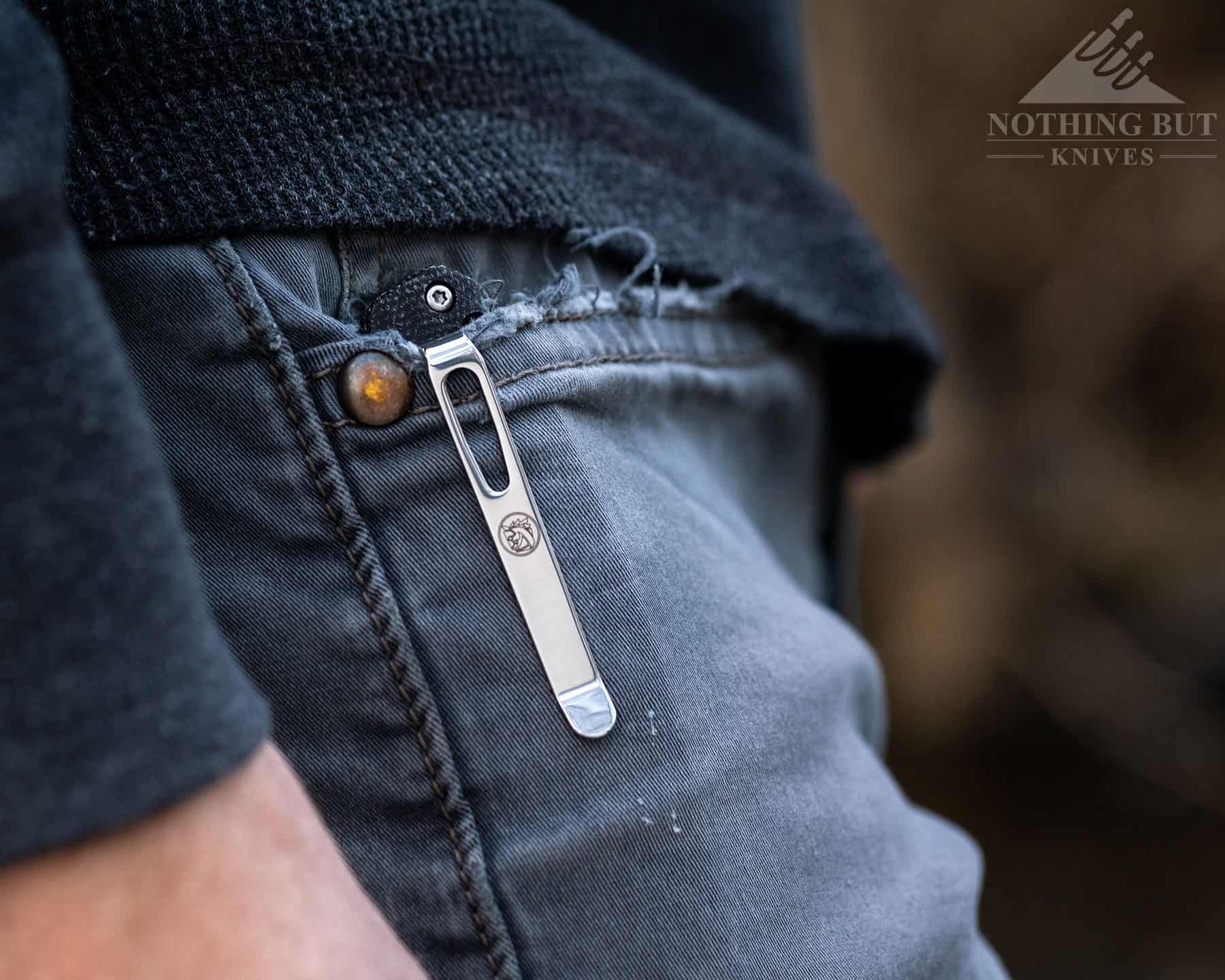 The Labrador pocket clip is set up for right-handed tip-up carry.
