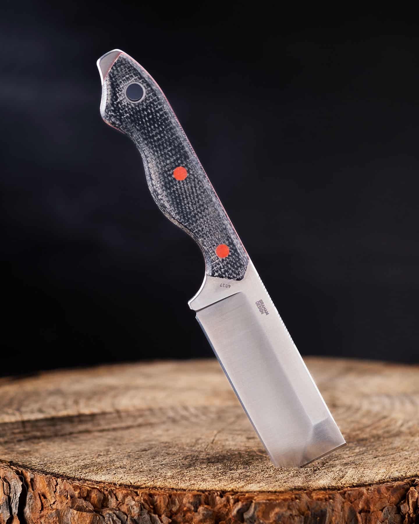 The CRKT Razel is a razor-inspired fixed blade fixed blade pocket knife that was designed by John Graham.