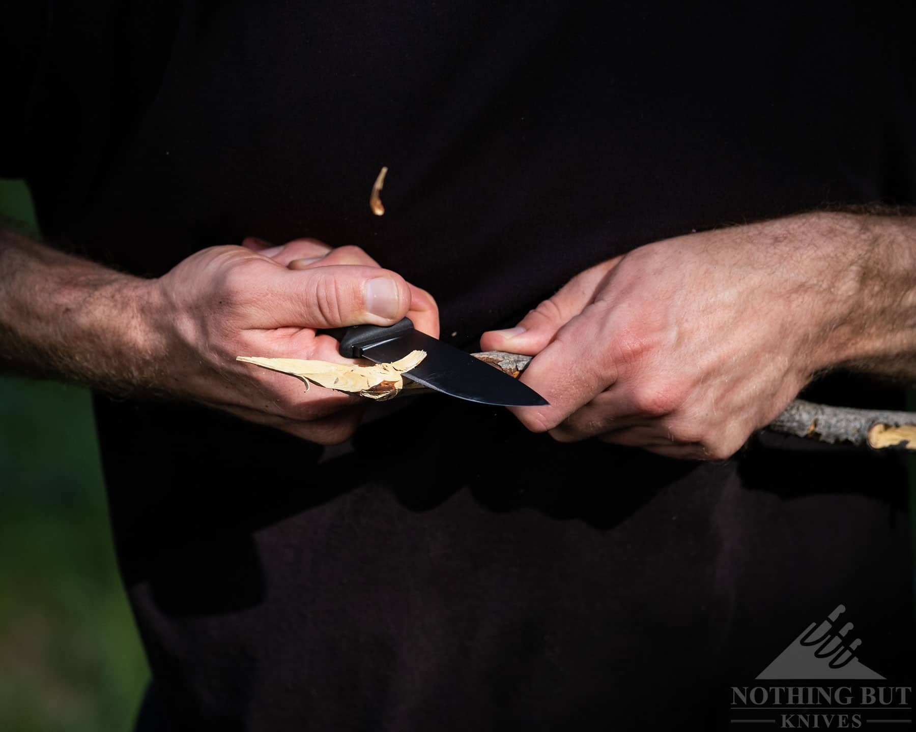 Fallkniven F1 Review - Image 9 The Falkniven F1 handles the chest lever grip well.