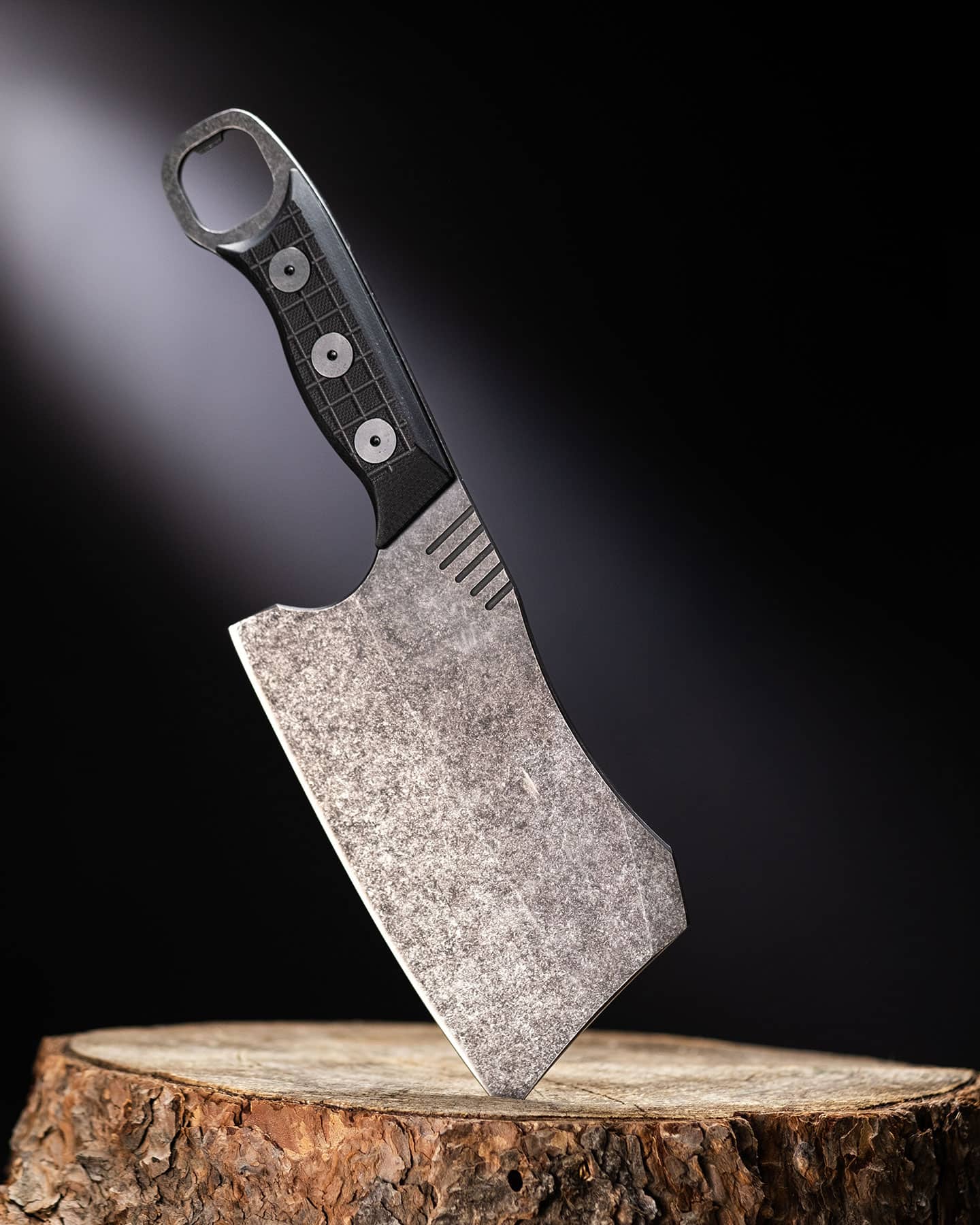 Vosteed Knives is crowdfunding a well designed cleaver.