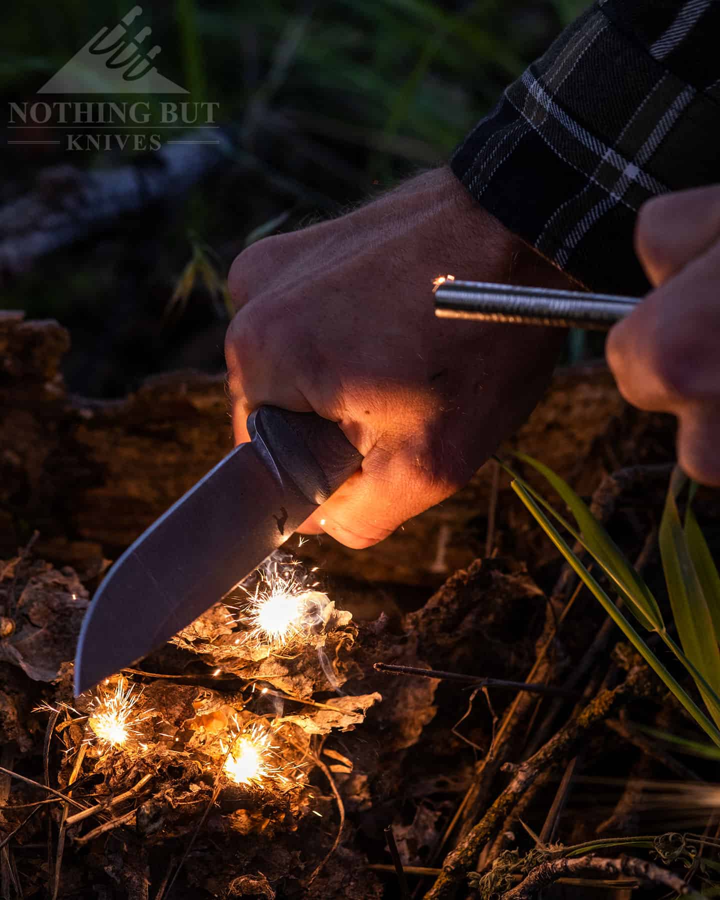 Throwing spark with a ferro rod and the F4.