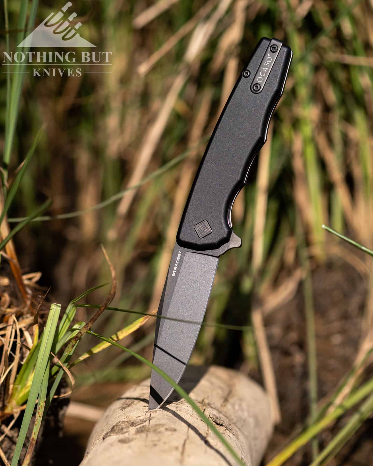 The Ocaso Strategy is a practical gentlemen's folder style knife that comes in a variety of handle and blade options.