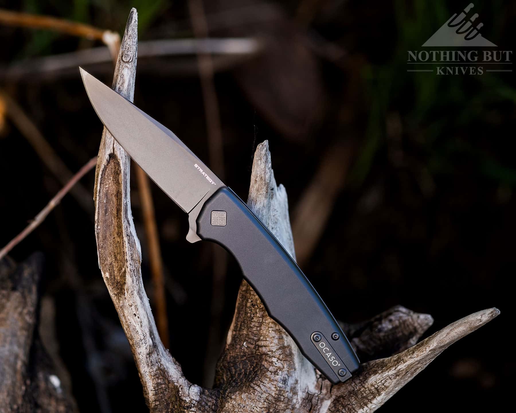 Outdoor with the Ocaso Strategy folding knife.