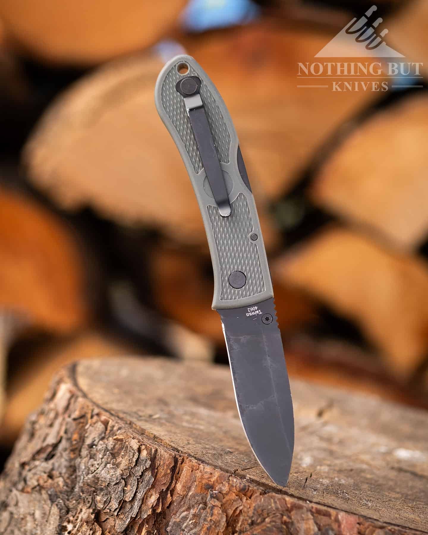 The Ka-Bar Dozier is one of the most popular D2 steel knives on the market. 