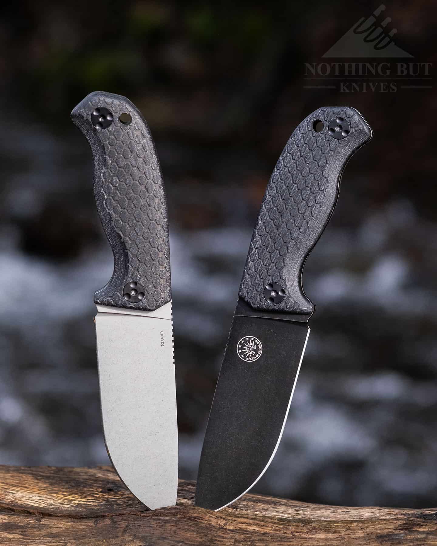 The Cryo D2 steel blade of the Tracker-X2 is available in two different finishes. 