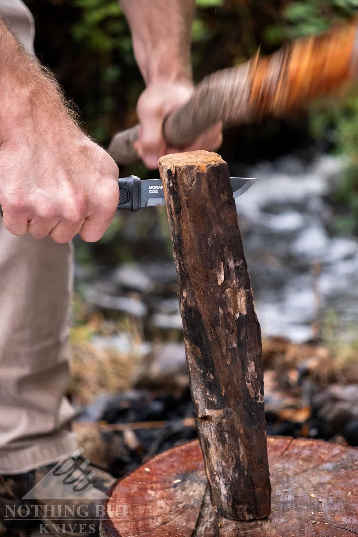 The versatility of the Garberg design allows it to be used for hardcore bushcraft tasks or everyday household activities. 
