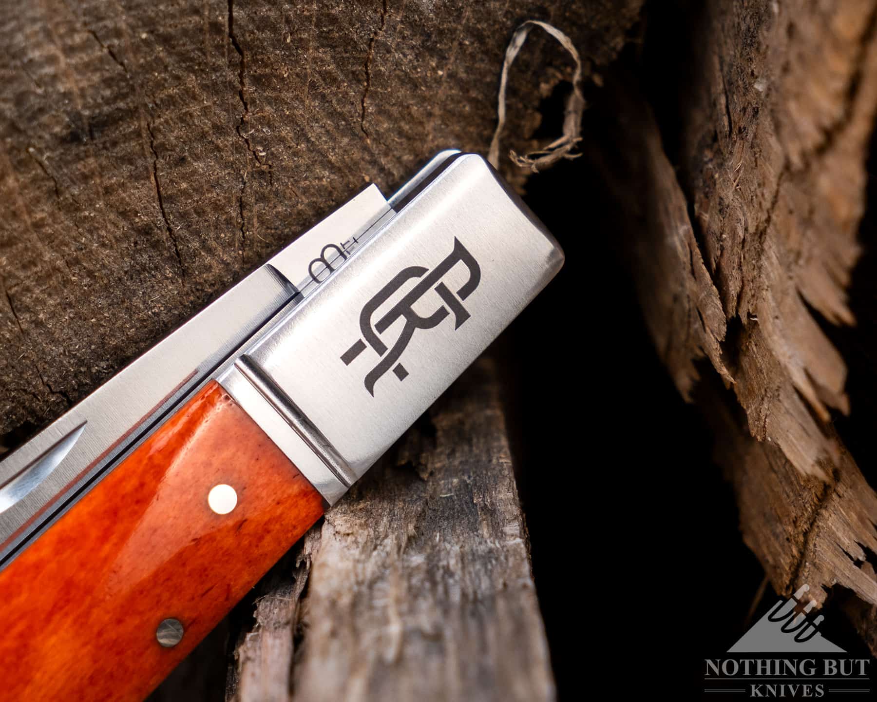 The bolster of a Beaver Creek Barlow is smooth and fits seamlessly into the knife scales. 