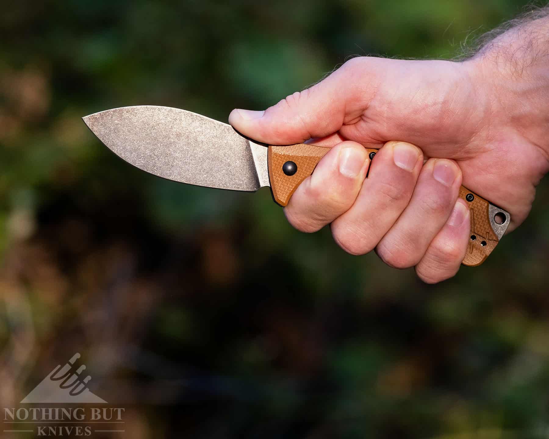 Revo Knives Ness Review - Image 10 The handle of the Ness is grippy and comfortable.