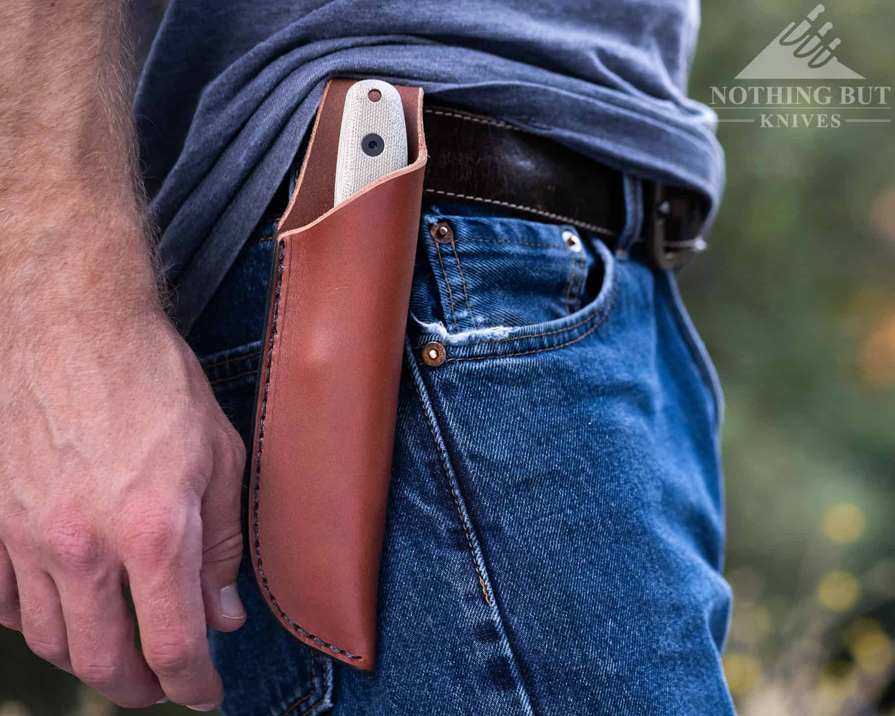 The Esee RB3 leather sheath is a classic bushcraft style sheath that holds the knife snugly. 