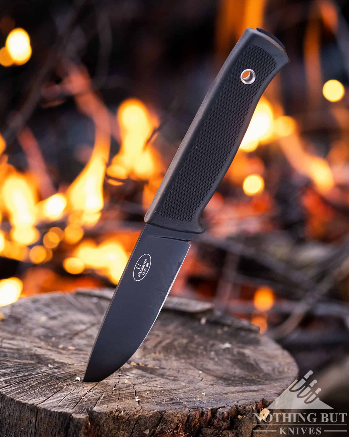 The Falkniven F1 is a classic survival style bushcraft knife. 