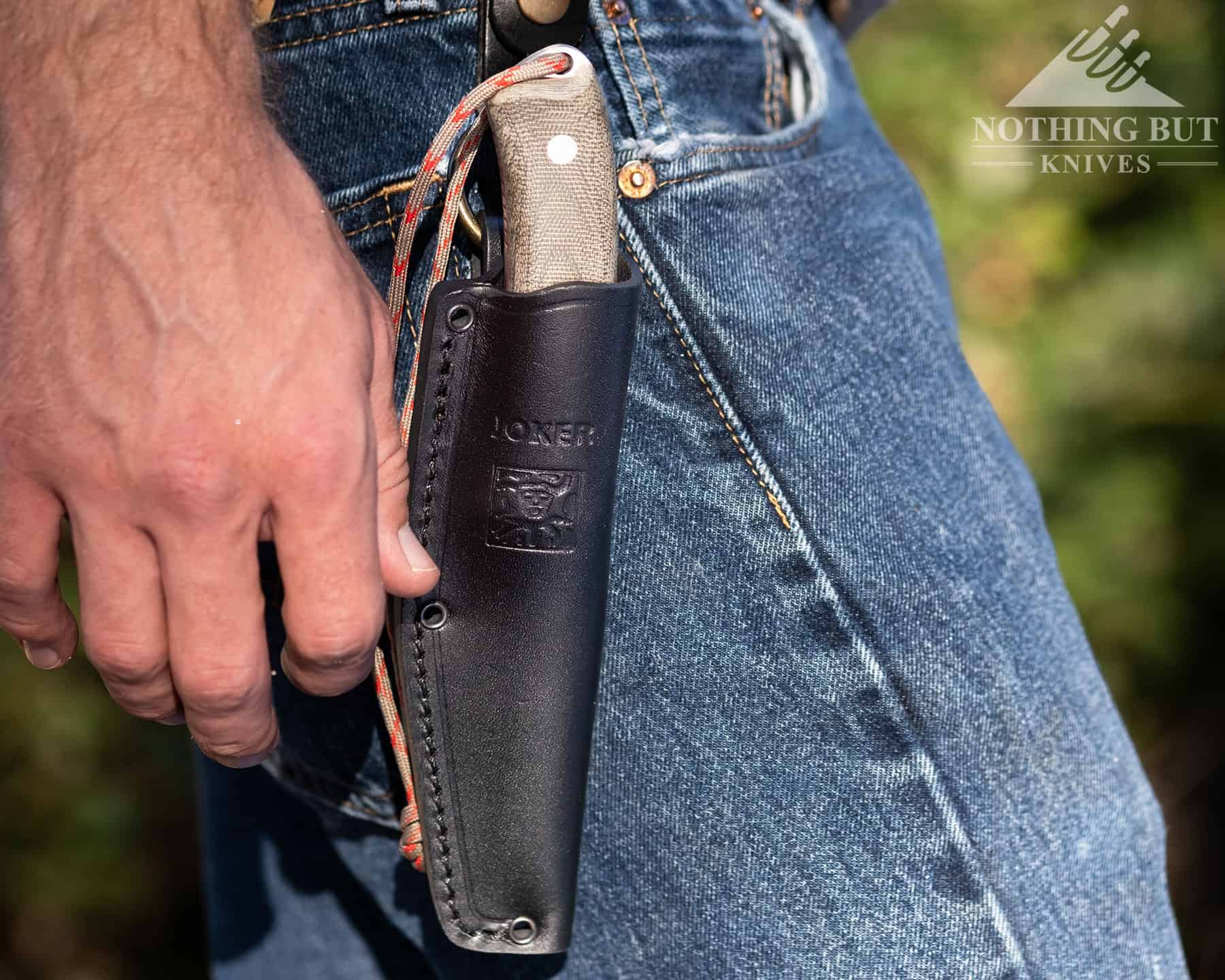 The Joker Bushcrafter ships with a high quality black leather sheath with great retention. 