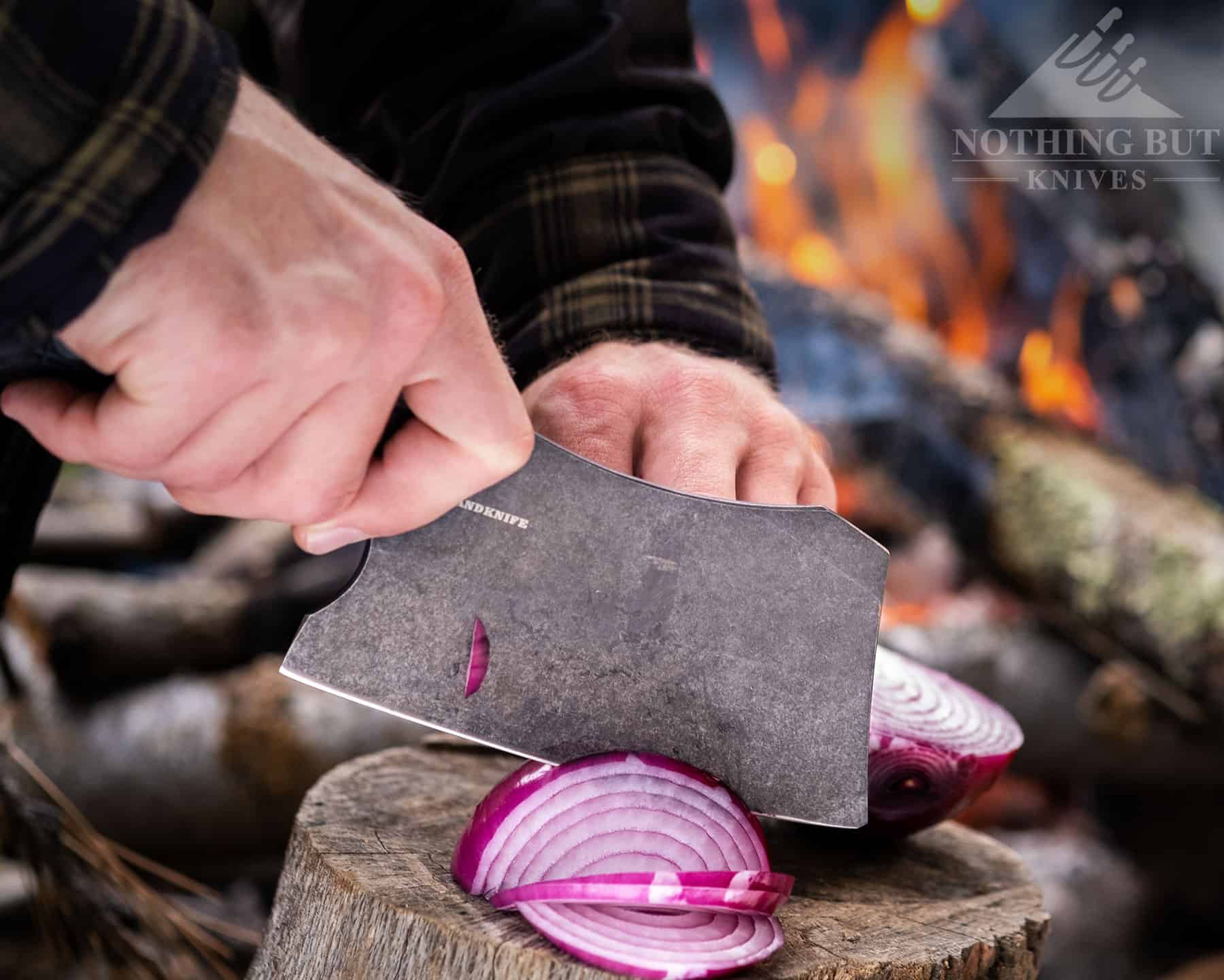 Slicing a red onion with the Vosteed Minibarber was pretty easy, but not chef knife easy. 