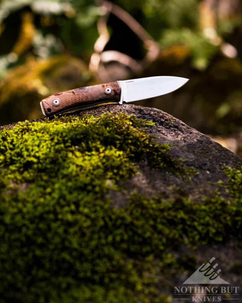 The M4 is an unpretentious knife with a functional design that makes it a great choice camping or bushcraft activities. 