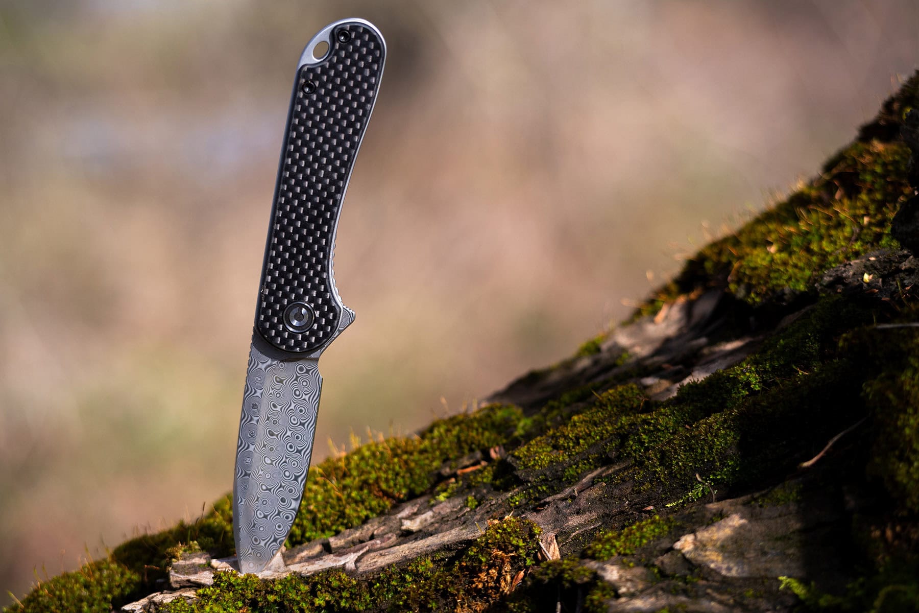 The Civivi Elementum is a classic compact pocket knife. that is a good alternative to the Fast Eddie.
