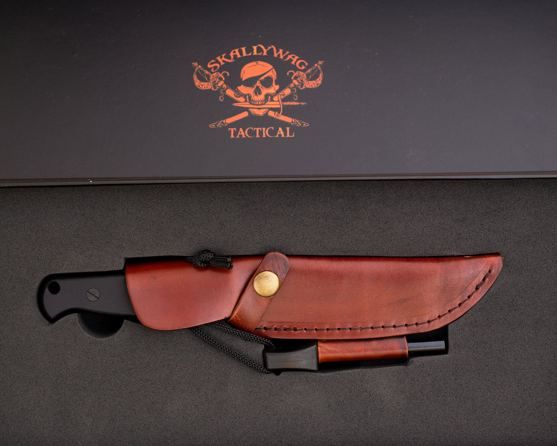 Skallywag Tactical. The Wanderer Review. - Image 2 Overhead shot of the skallywag tactical bushcraft knife in its black case